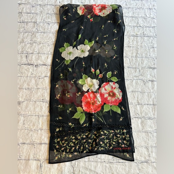 LAURA ASHLEY SILK FLORAL SHEER BLACK/GREEN/PINK OBLONG WOMEN’S SCARF O/S - Picture 5 of 6
